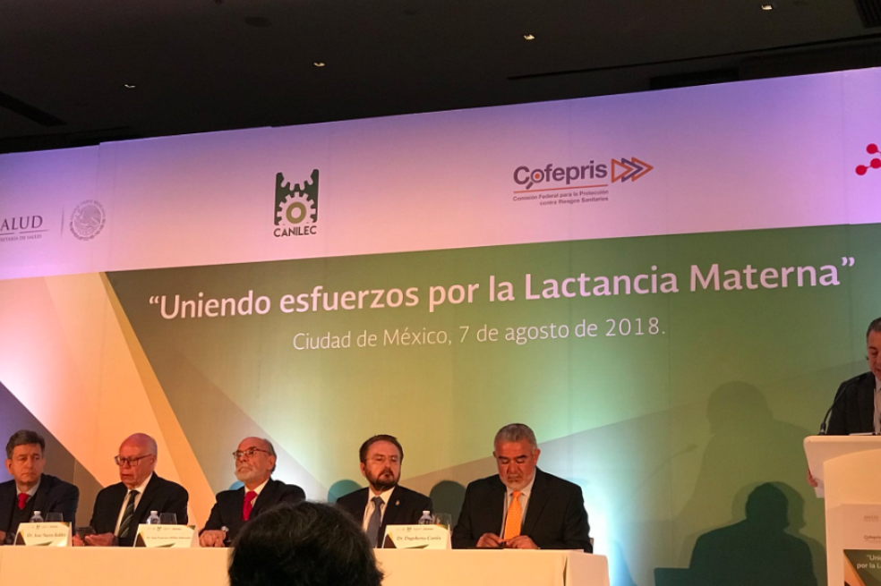 Foro de lactancia materna en México, sin presencia de mujeres