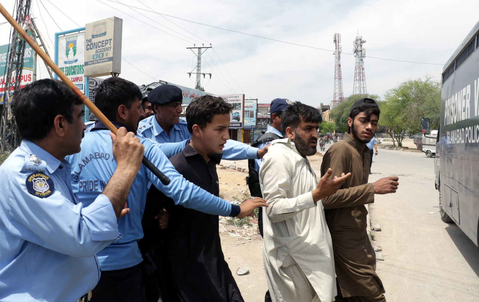 Líderes de oposición en Pakistán fueron detenidos, según su partido