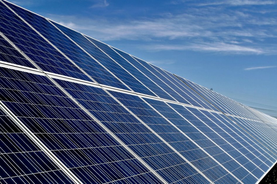 UE inicia investigación por dumping de industria solar china