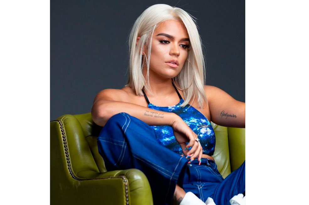 Karol G: Uno a Uno, sus cambios de cabello del negro al rojo