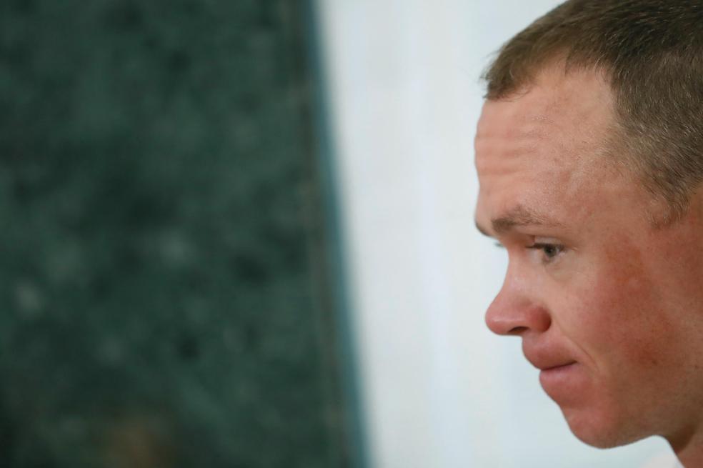 Froome y el Sky, del cielo al suelo