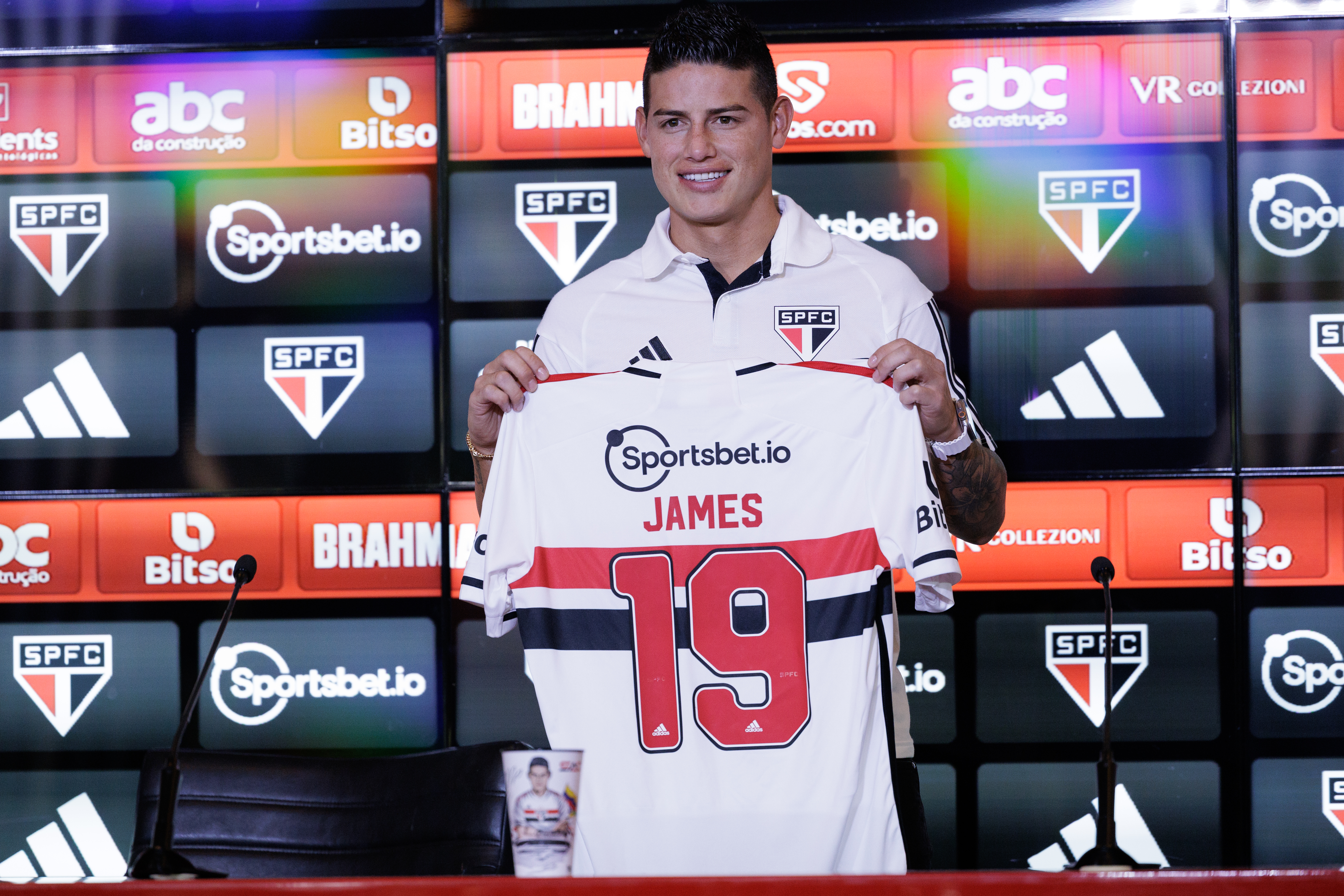 James Rodríguez fue presentado en São Paulo: “Era un sueño jugar aquí”