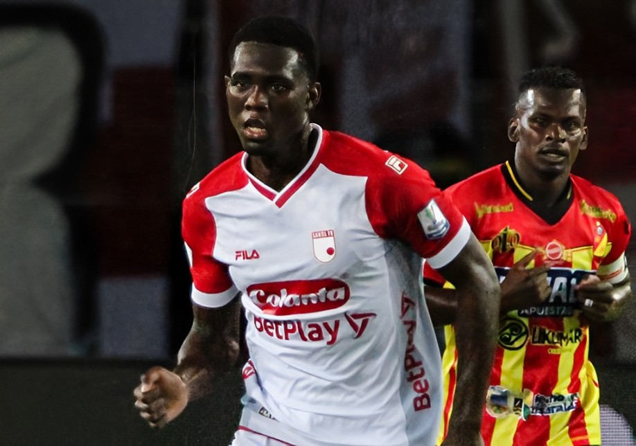 Yílmar Velásquez (Santa Fe) y Darwin Quintero (Deportivo Pereira) en el choque de este sábado por la fecha 7 de la Liga BetPlay 2024.