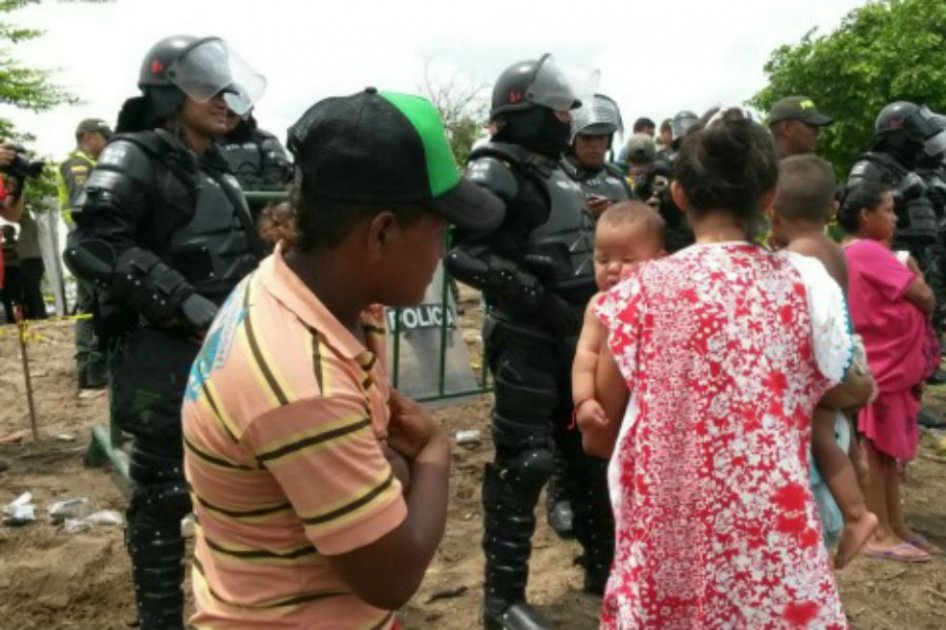 Desalojan familias Wayuu en Puerto Colombia