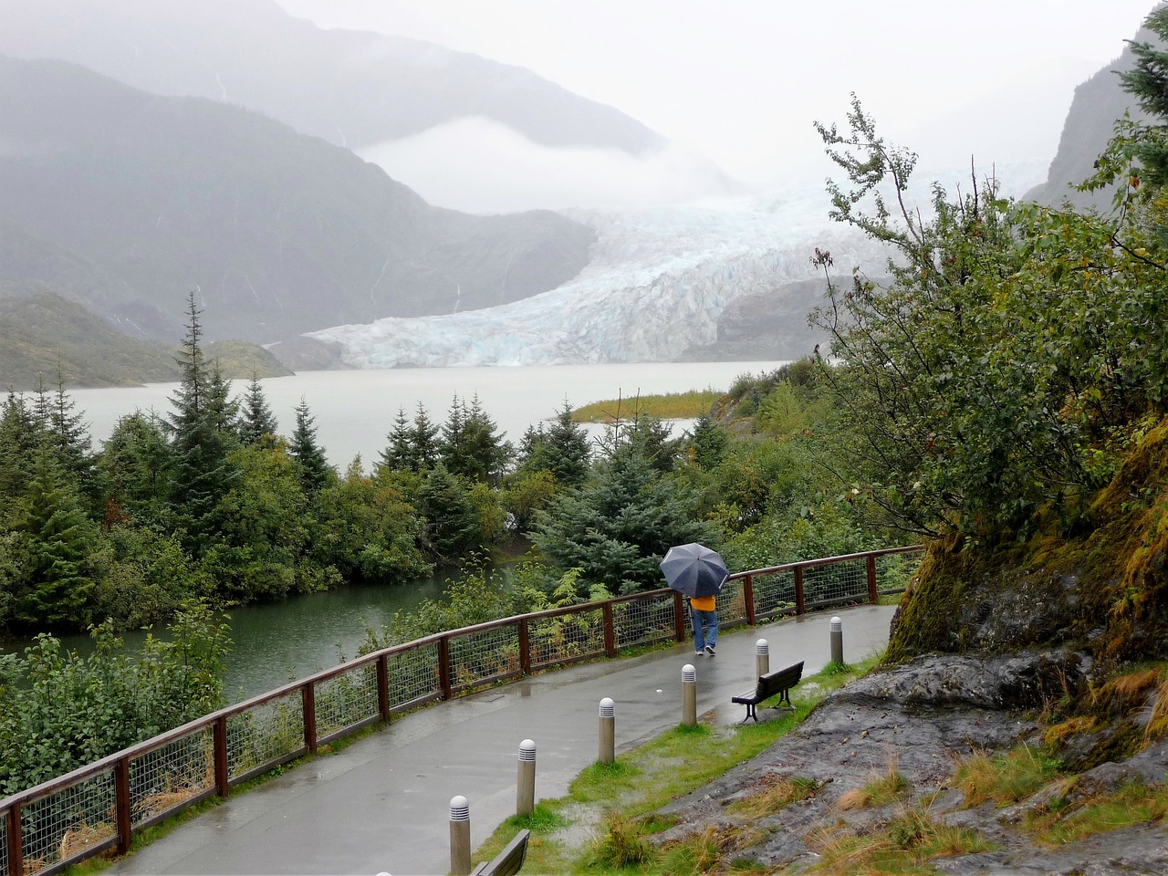 Tras derretimiento de glaciar, hay riesgo de inundaciones récord en Alaska