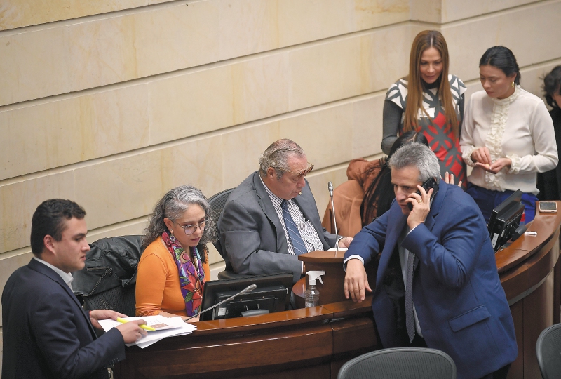 El Gobierno Petro tiene 80 días para salvar la reforma pensional y a la salud