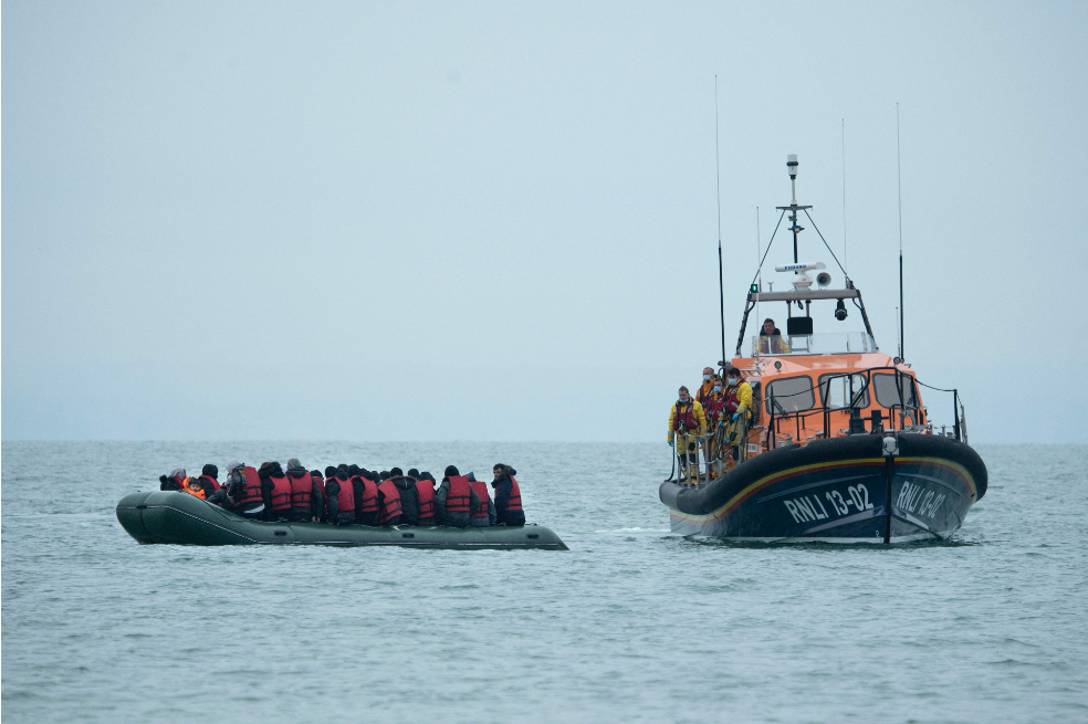 Al menos 31 migrantes murieron en un naufragio tratando de llegar a Reino Unido