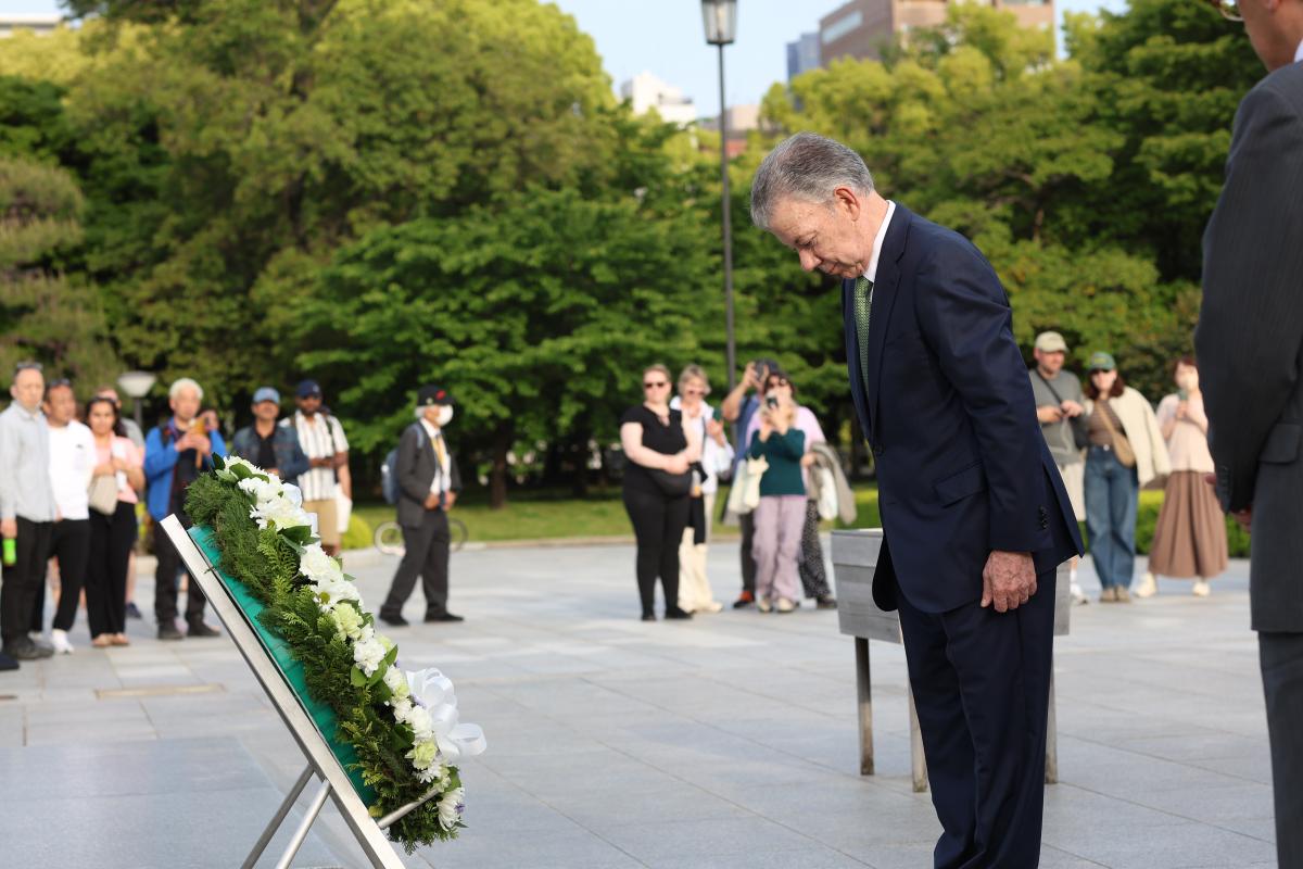 Santos en Hiroshima: “La amenaza nuclear es más grave que en la Guerra Fría”
