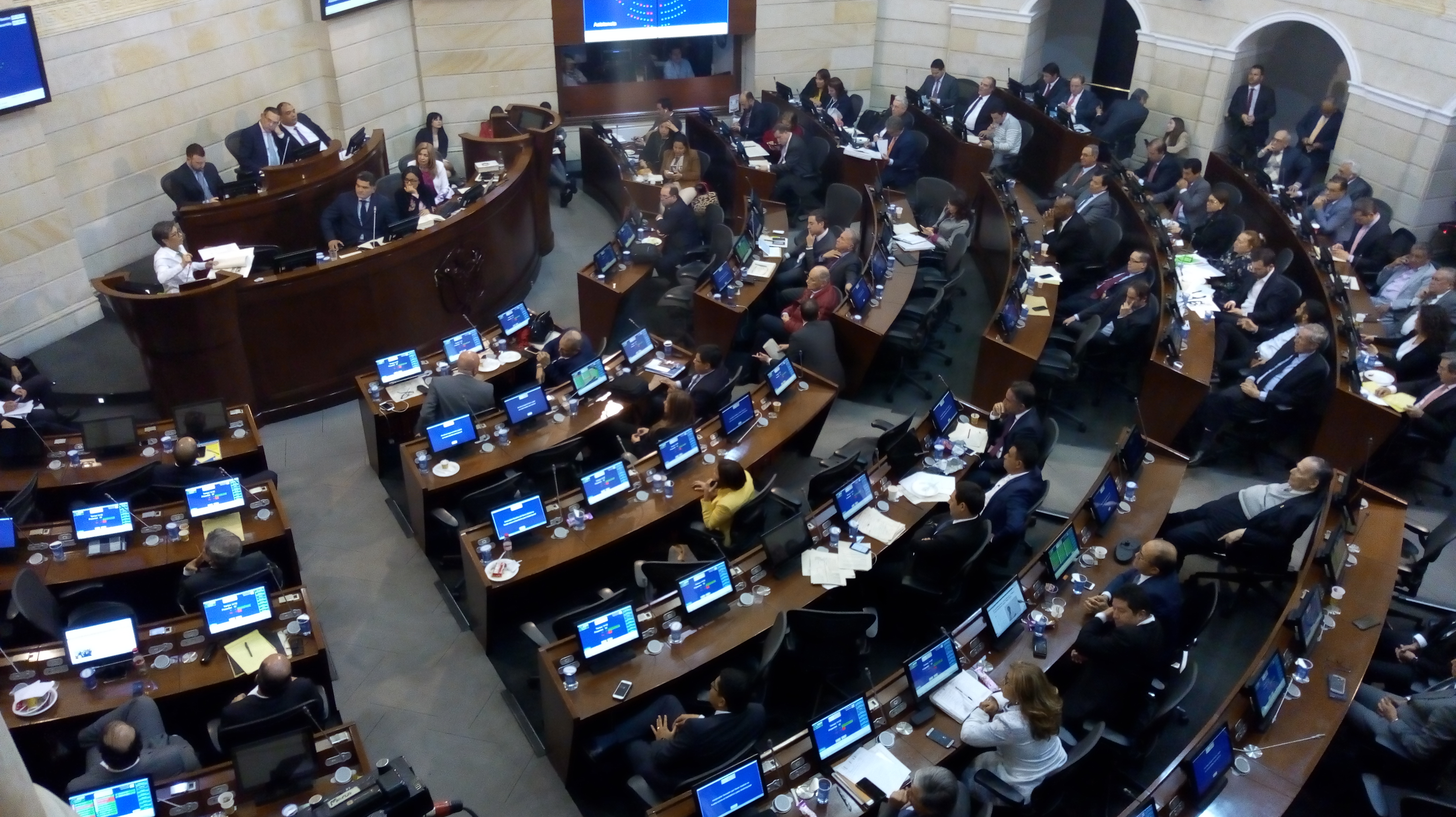 Jorge Robledo, contra todos en debate sobre Odebrecht en Congreso
