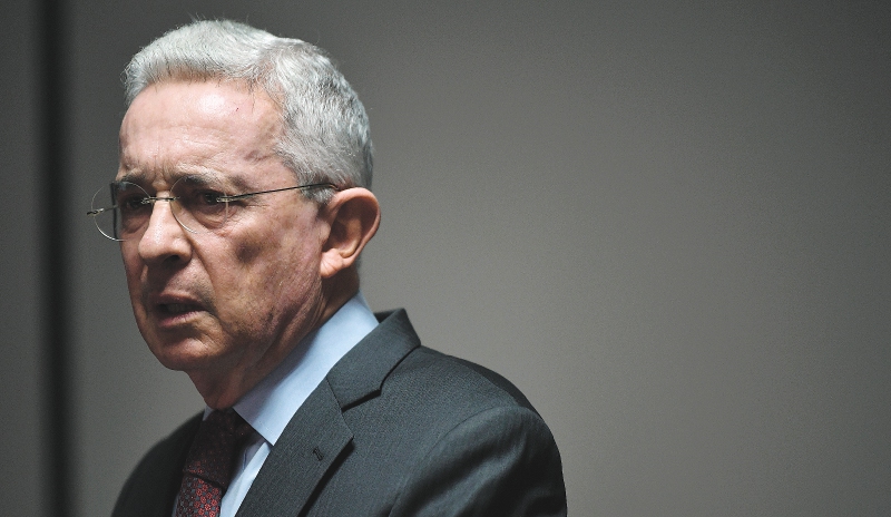 Ñeñepolítica: Corte Suprema se inhibe de investigar al exsenador Álvaro Uribe