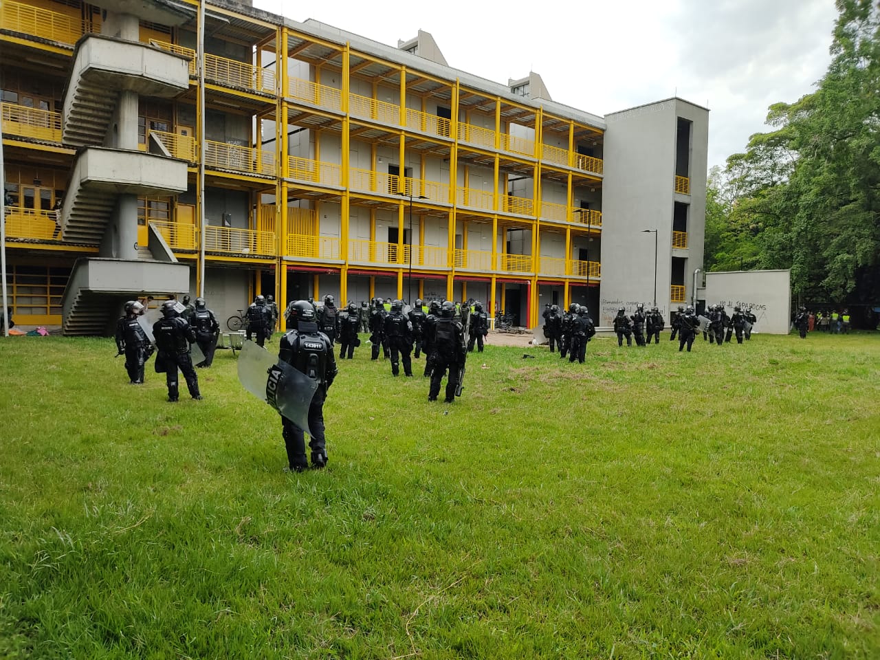 Disturbios en la Universidad del Valle tras ingreso del Esmad