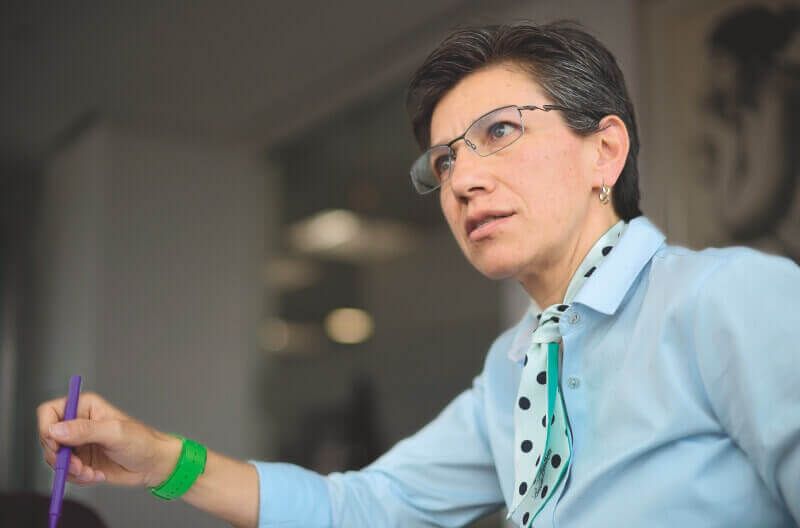“Con la vida de los trabajadores humildes de Bogotá no se juega”: Claudia López
