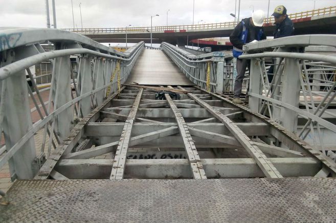 Bogotá: en 2021, al menos 32 puentes peatonales recibirán mantenimiento