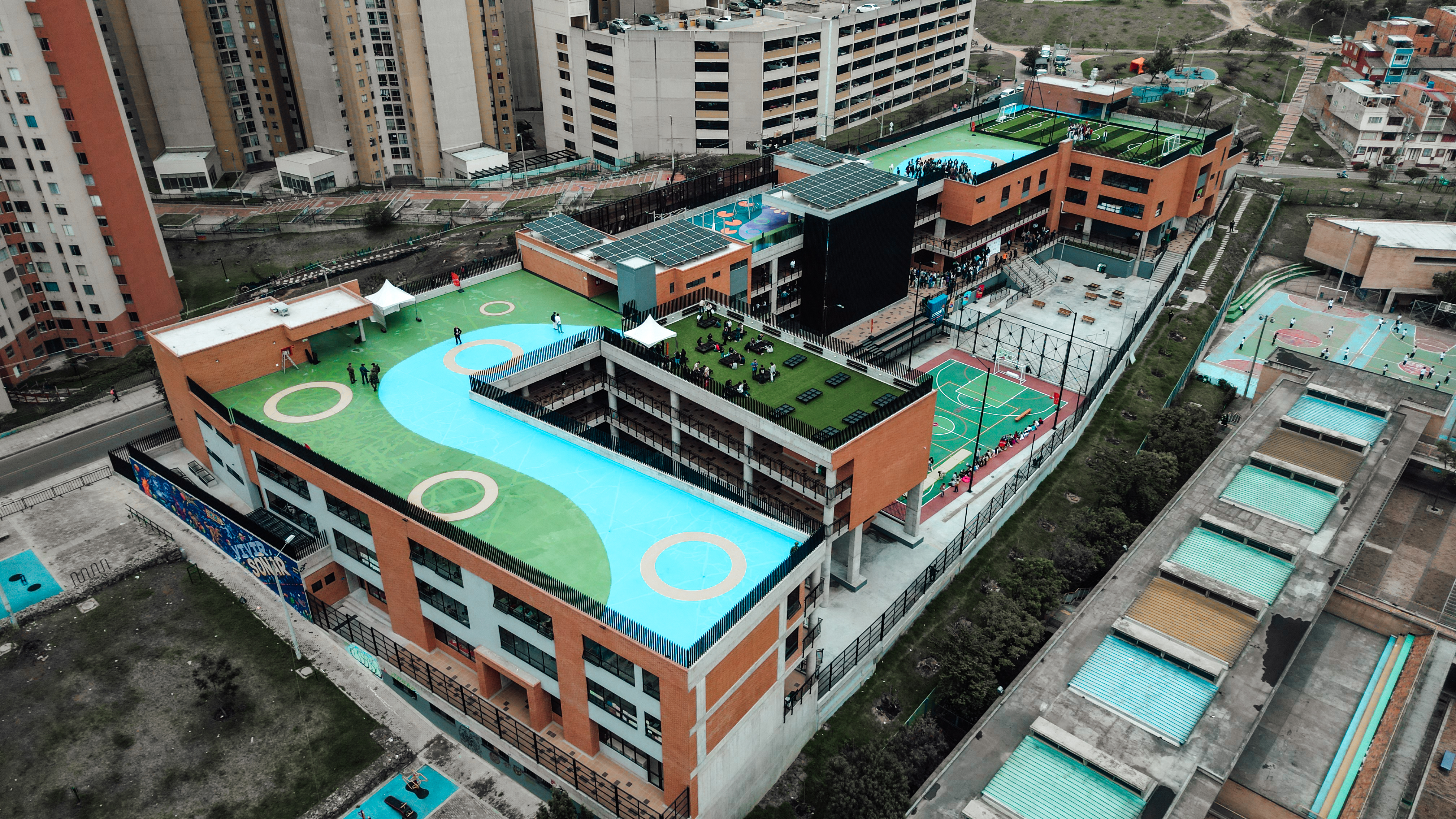 Mil estudiantes de Ciudad Bolívar recibieron un nuevo colegio: “queremos ser los #1″