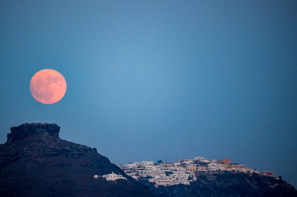 La primera de estas Superlunas será el 19 de agosto y es conocida como Luna llena del Esturión o Blue Moon. Las otras se verán el 18 de septiembre, el 17 de octubre y el 15 de noviembre.