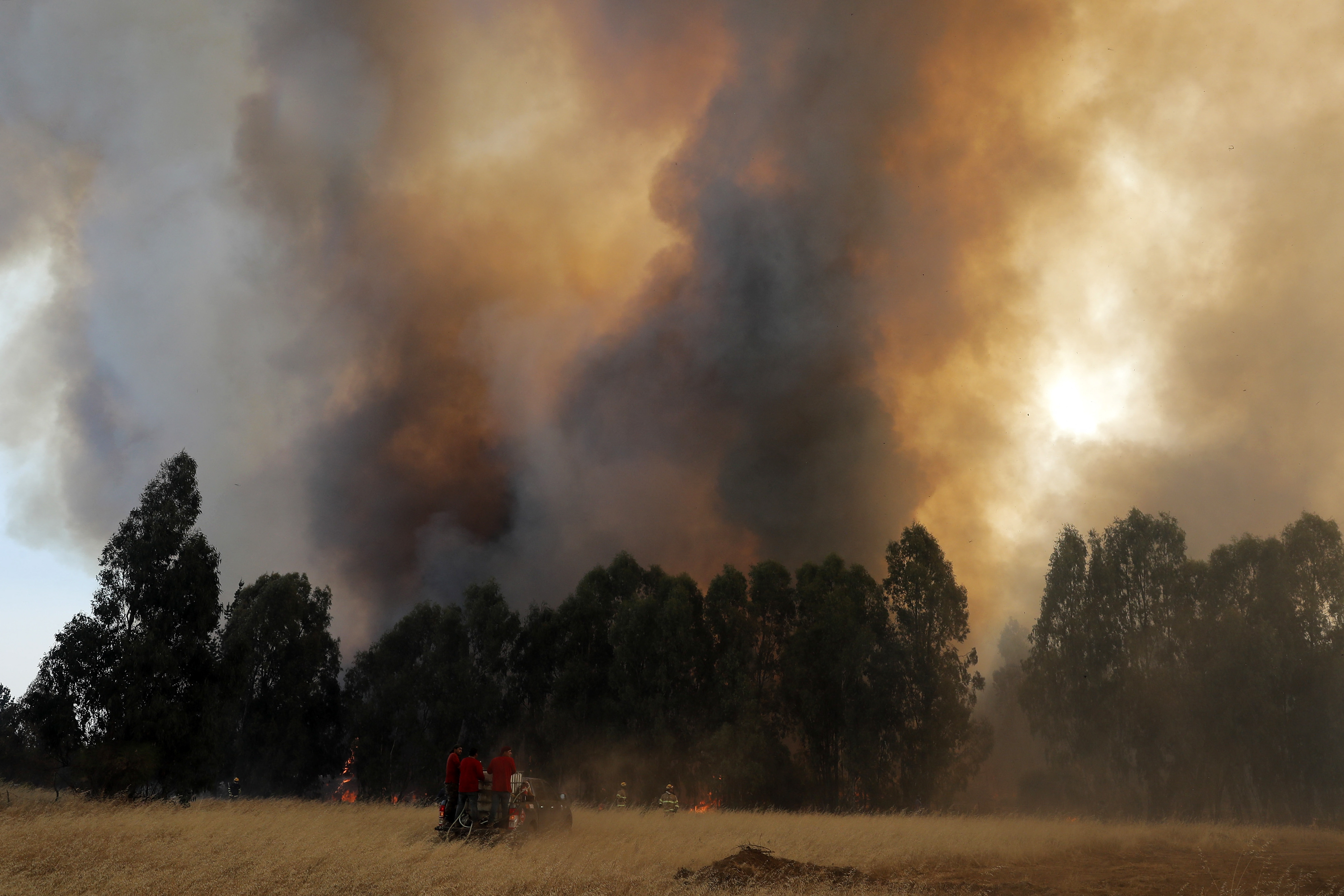 Chile comienza a superar la ola de incendios que azota al país