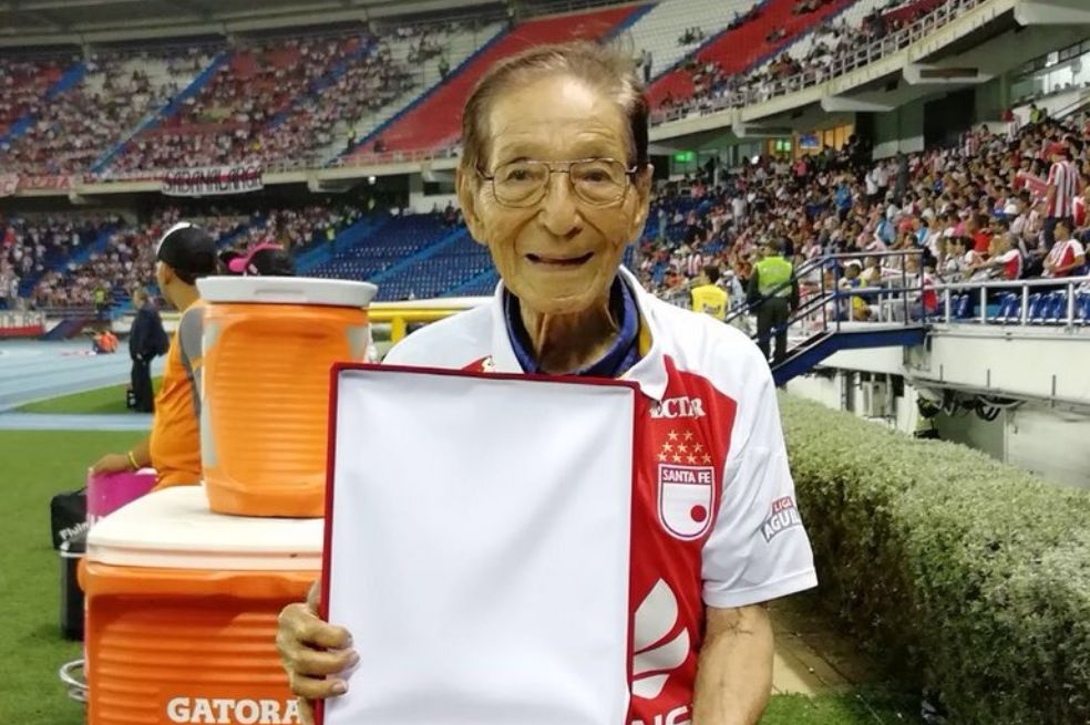 José Kaoru Doku en un homenaje que le hicieron en el Metropolitano de Barranquilla.