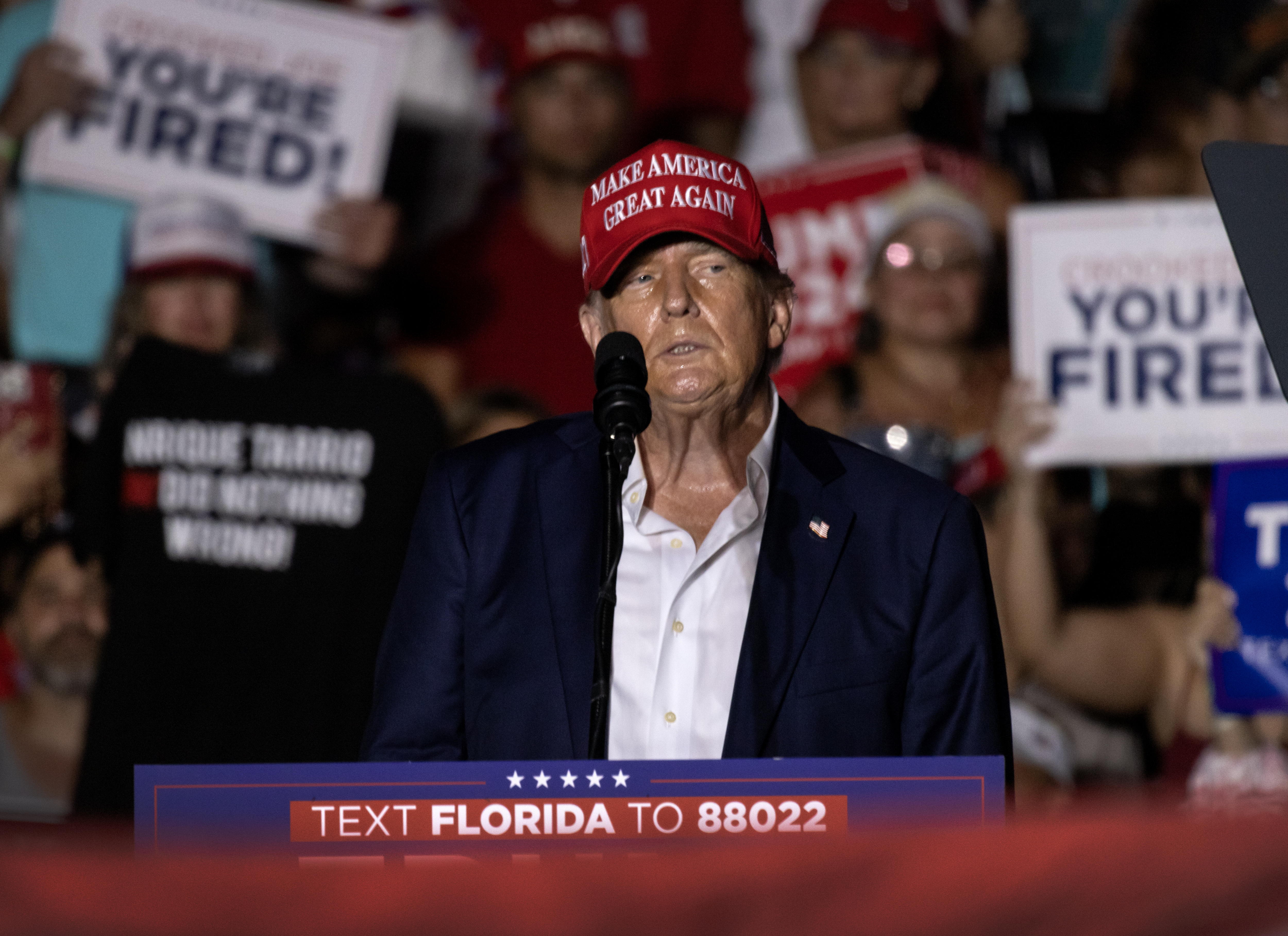 Alerta por disparos en un evento de campaña de Donald Trump