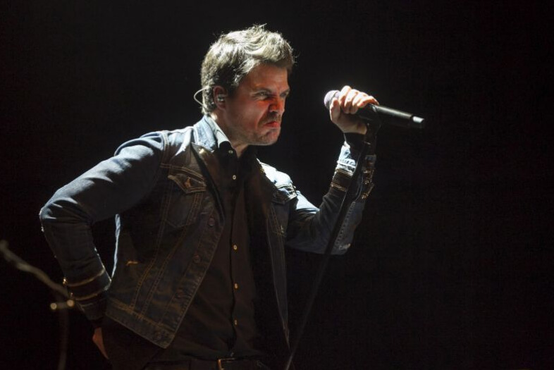 Dani Martín, de España, se une a Juanes para cantar «Los huesos»
