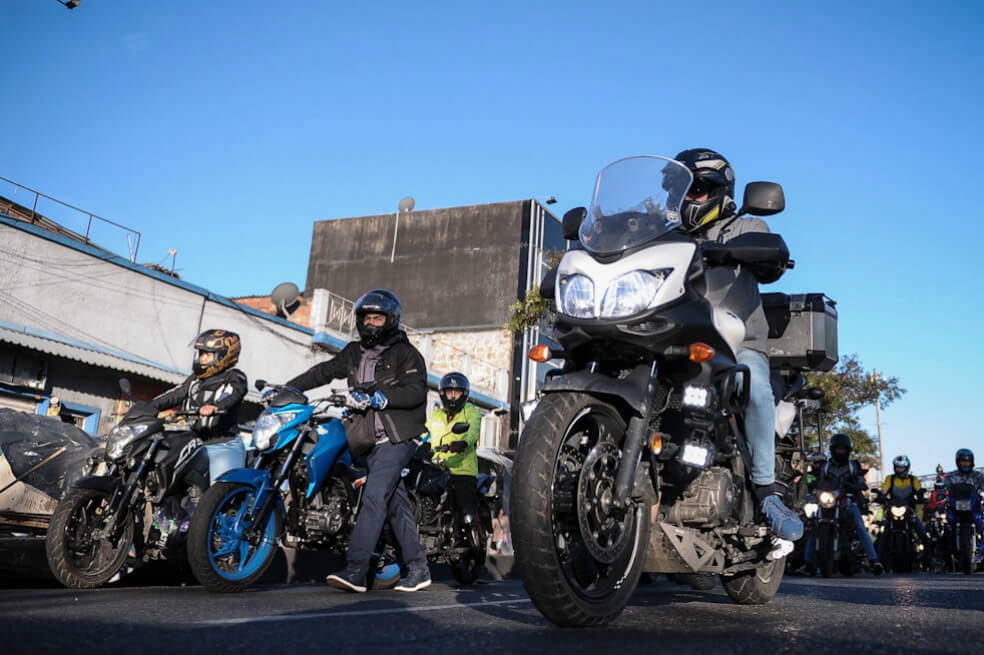 Gremio de motociclistas exige a la Alcaldía que levante restricción ambiental en Bogotá