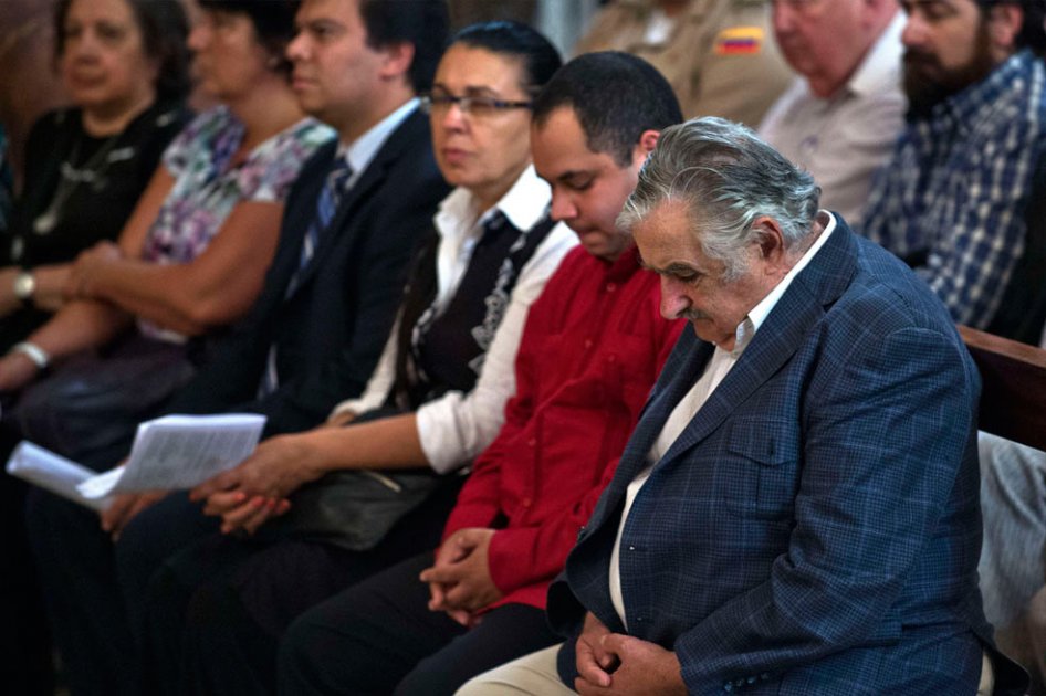 Pese a no ser creyente, Mujica ofreció misa por Chávez