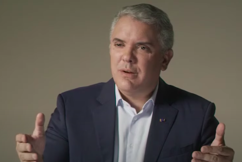 Opinión: ¿A quién le habla (en inglés) Duque?
