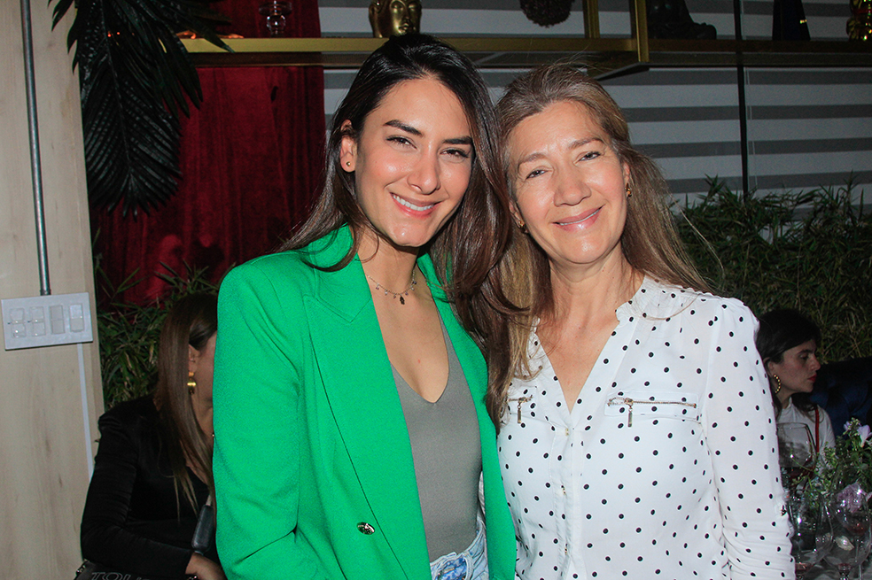 LINDA BALDRICH Y NUBIA MANRIQUE EMBAJADOR DE VIDA LIGA CONTRA EL CANCER