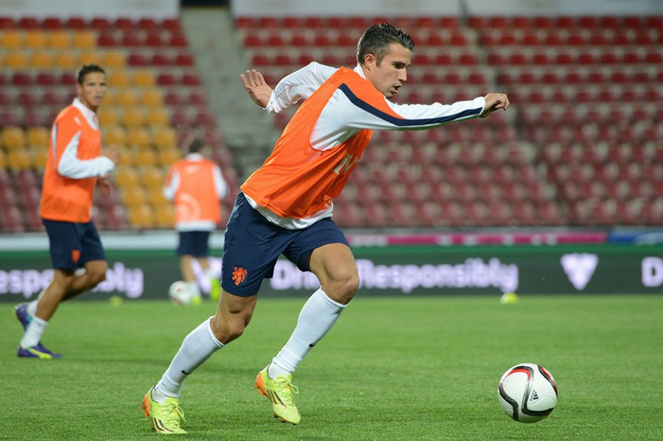 Robin van Persie, emocionado por la llegada de figuras al Manchester United