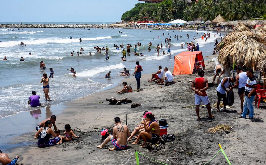 Alertan por fuertes vientos en las playas del área metropolitana de Barranquilla