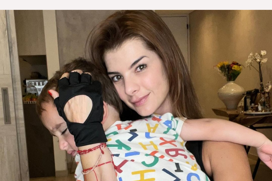Carolina Cruz llora al relatar el bullying que sufrieron ella y su hijo Salvador