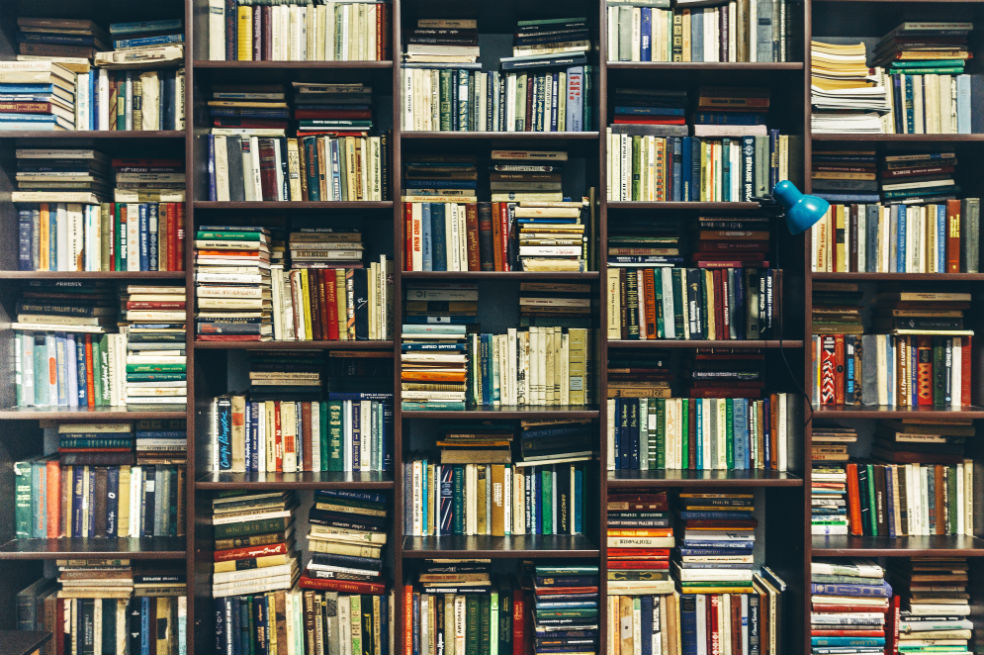 Recuerdos rotos y lecturas imperfectas