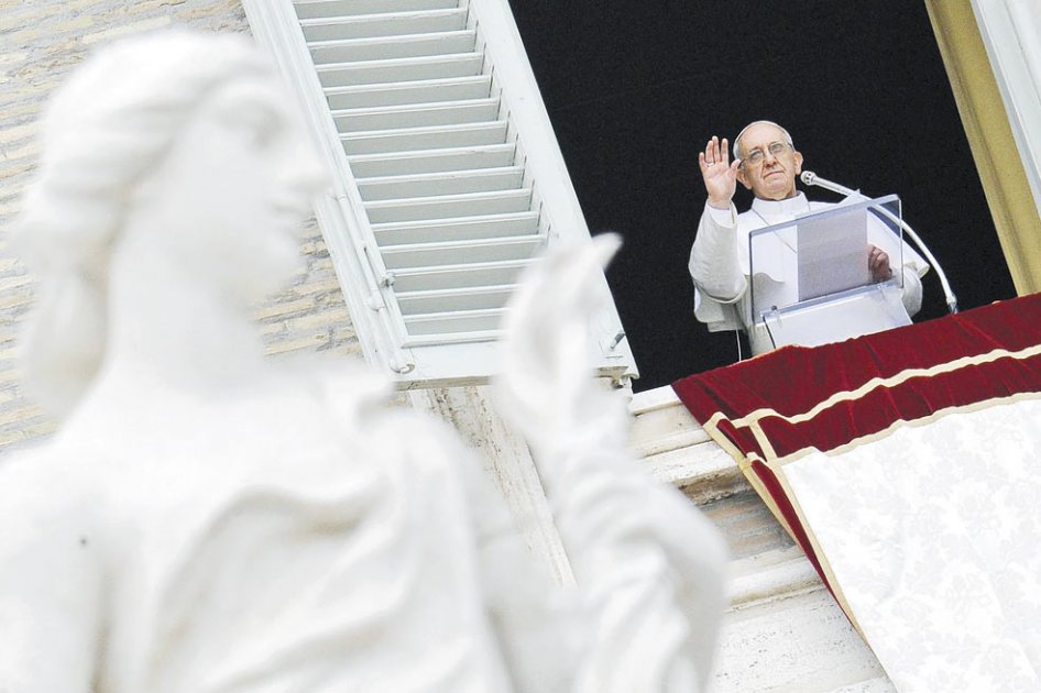 Vigilia, veladoras, estampitas y rock esperan el papa