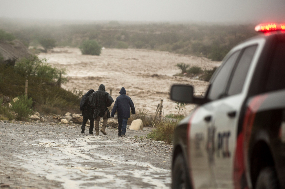 Hanna, la tormenta tropical que le tumbó a Trump parte del muro en la frontera con México