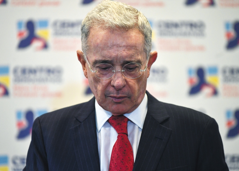 Caso Uribe: Defensa denuncia falta de entrega completa de archivos de Monsalve