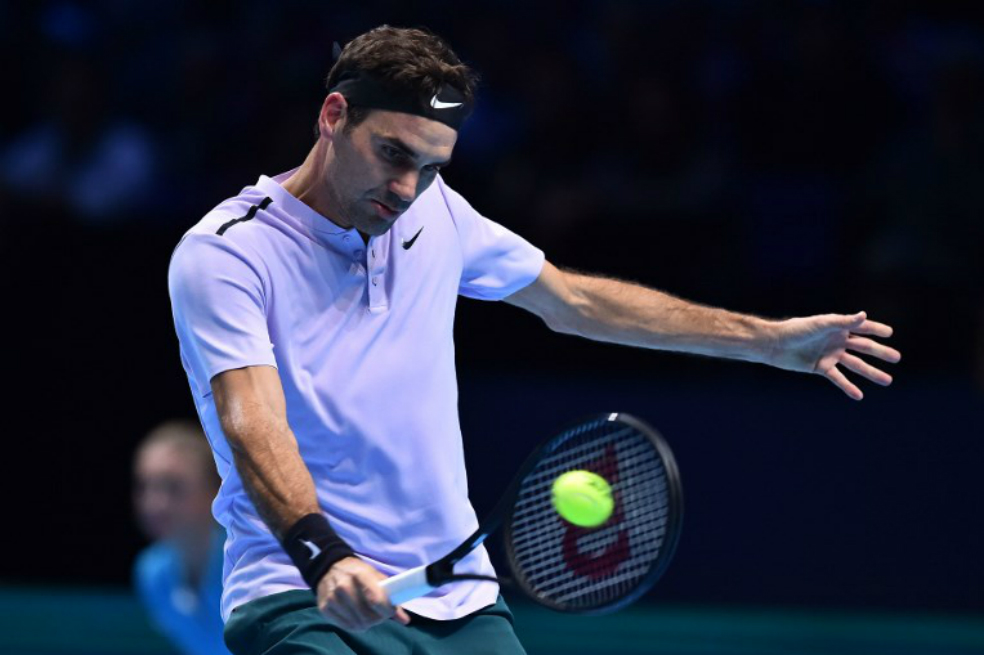 Federer frenó a Zverev y avanzó a semifinales del Masters