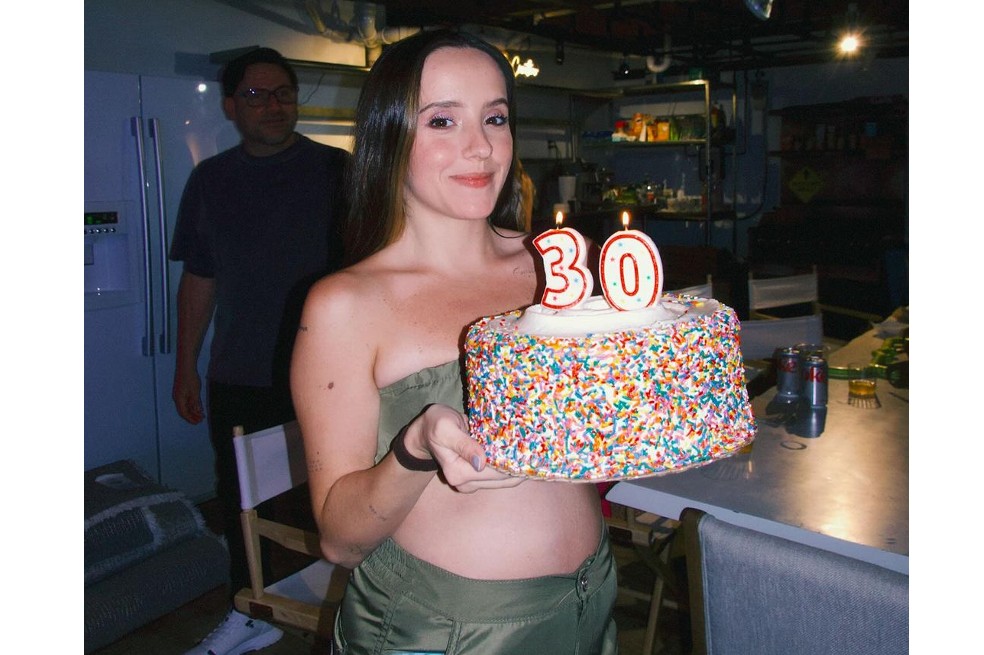 Para el cumpleaños de Camilo, Evaluna presumió su barriguita de embarazada, pero el ‘outfit’ que utilizó desató una ola de críticas. ¿Qué te parece?