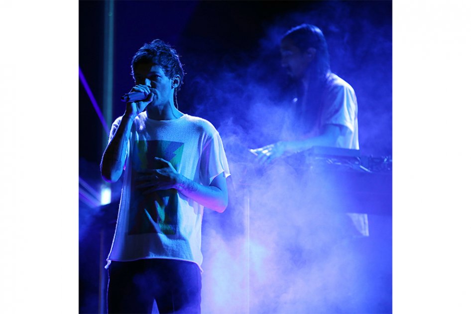 Louis Tomlinson agradece el apoyo recibido tras la muerte de su madre