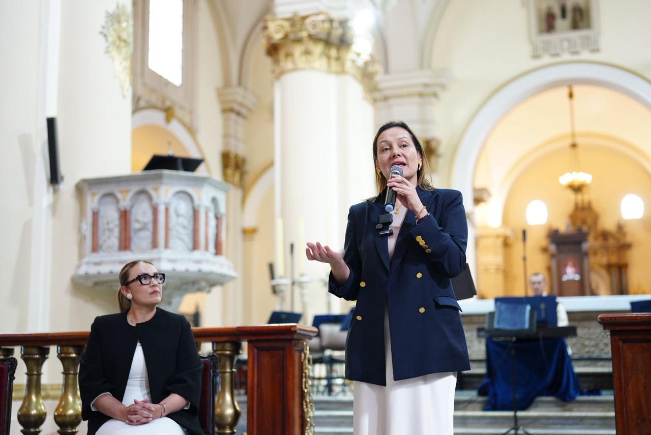 Lanzamiento oficial de “Paso a Paso, Caminando hacia la Pascua con María”.