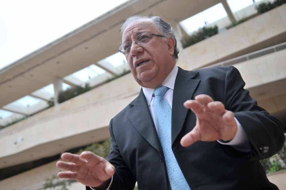 El experto que viene invitado por la Alcaldía a hablar sobre revocatorias