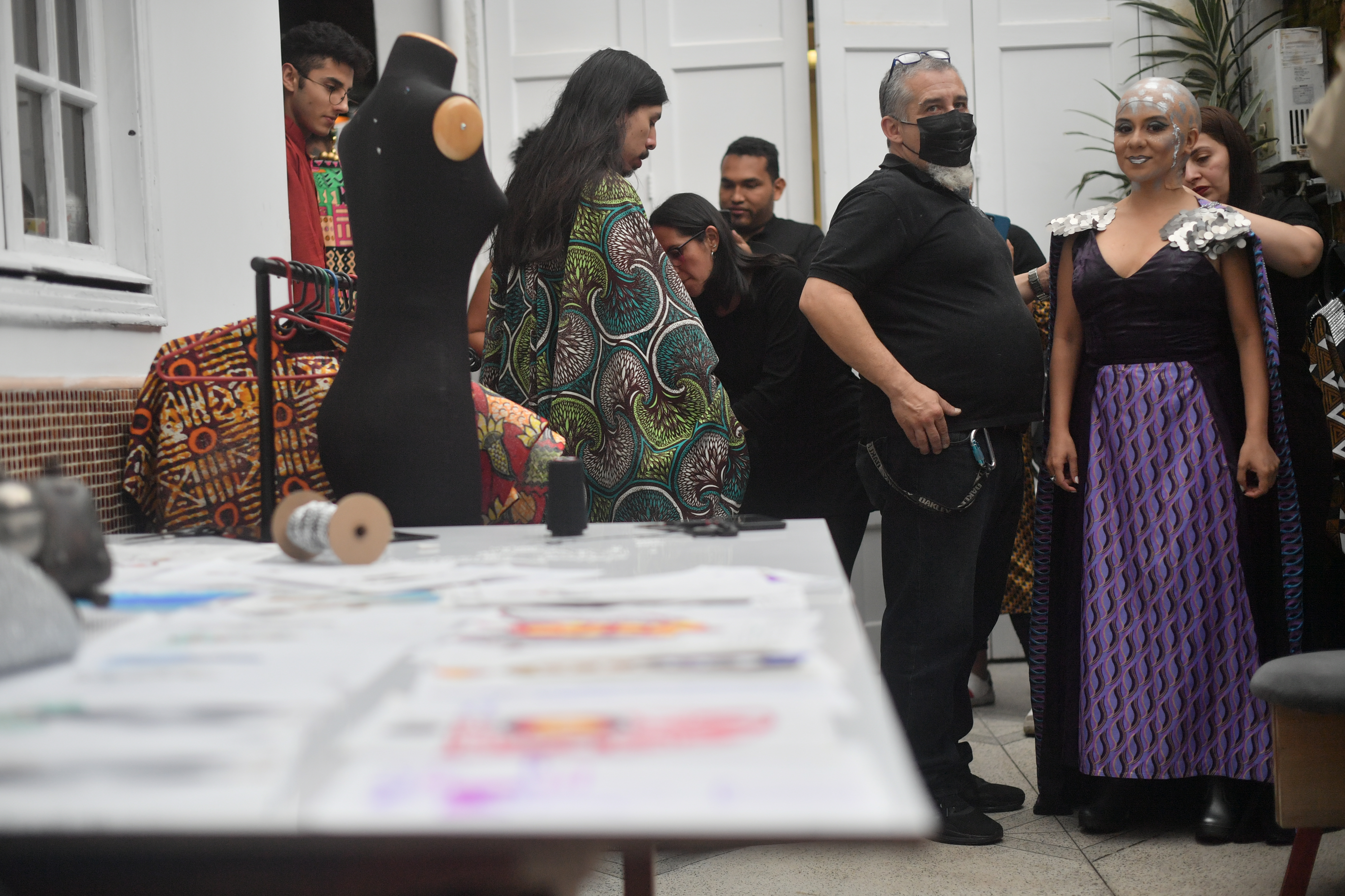 Taller de vestuario del Teatro Colón, donde están produciendo los disfraces para la ópera La flauta mágica