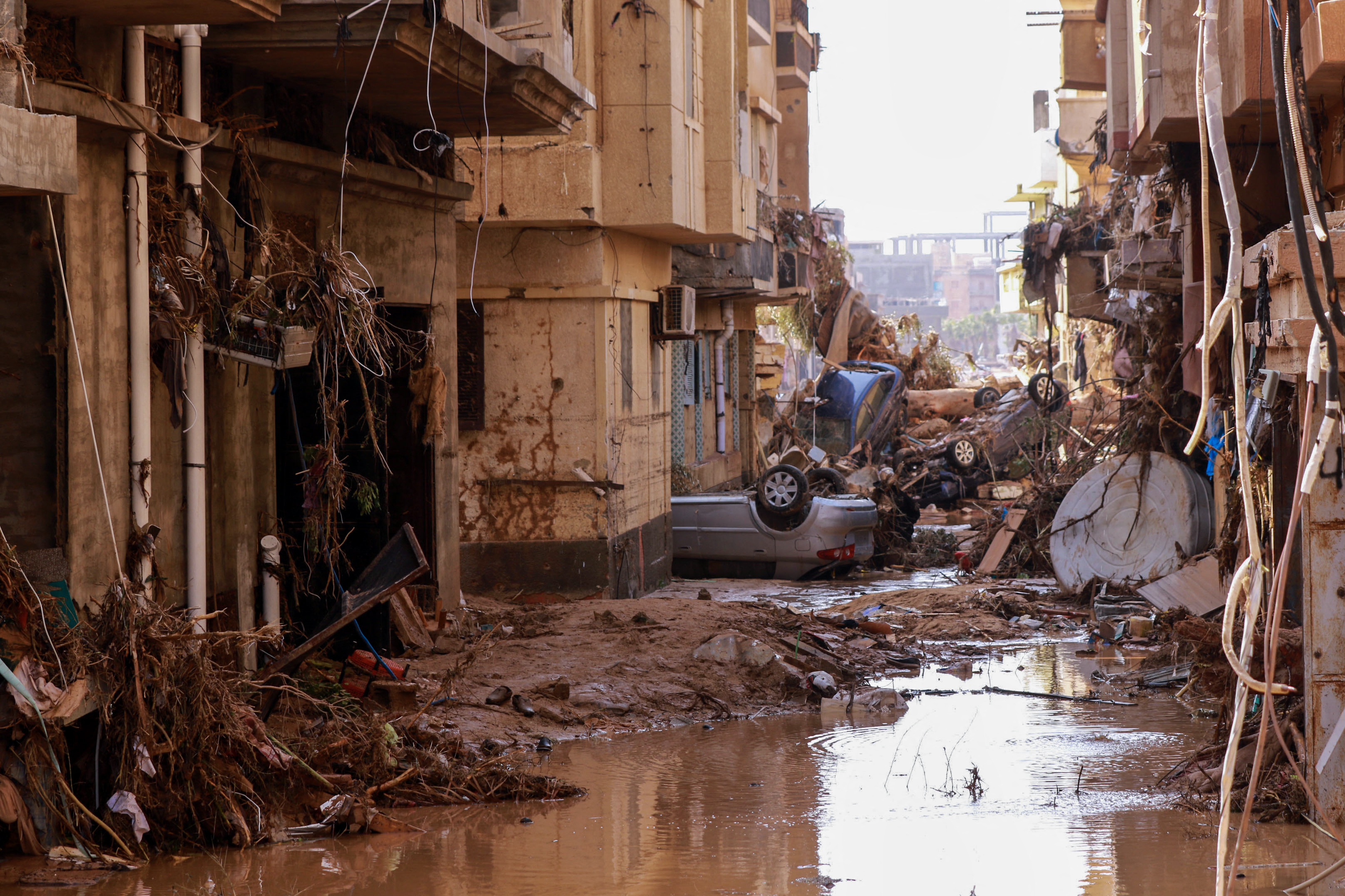 Edificios, carros, casas…, así arrasó el agua con todo en Derna, Libia