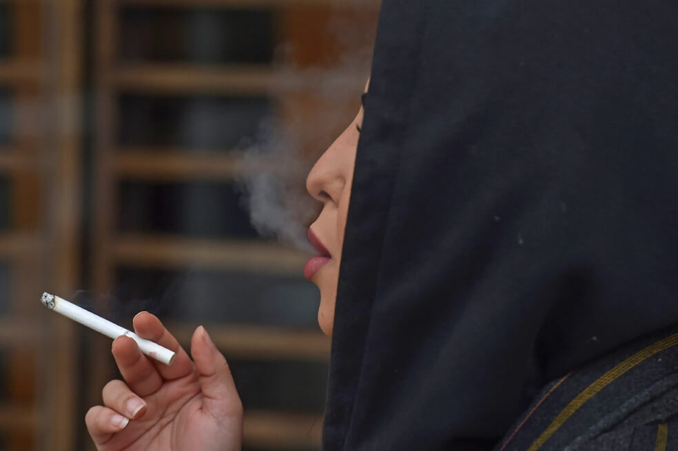 Fumar en público, ¿un símbolo de libertad para las mujeres sauditas?