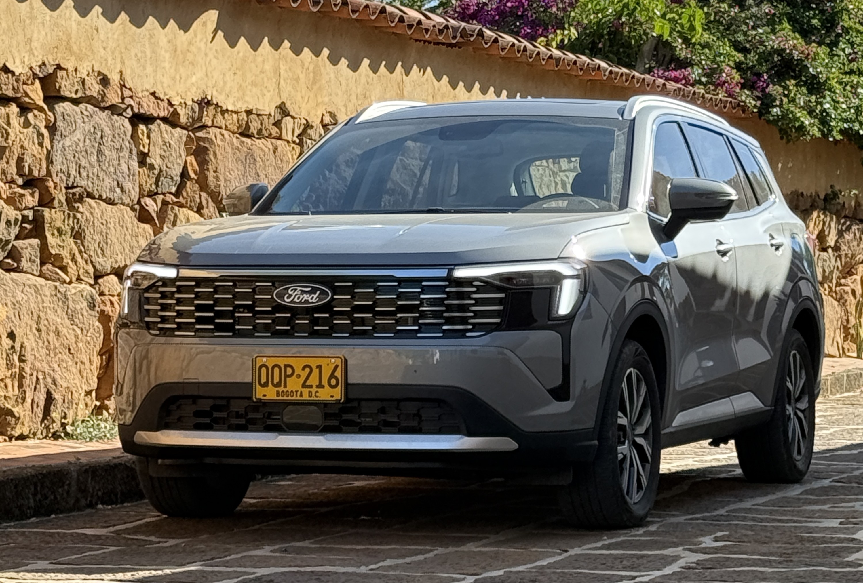Prueba de la Ford Territory híbrida en Colombia: consumo, potencia y equipo