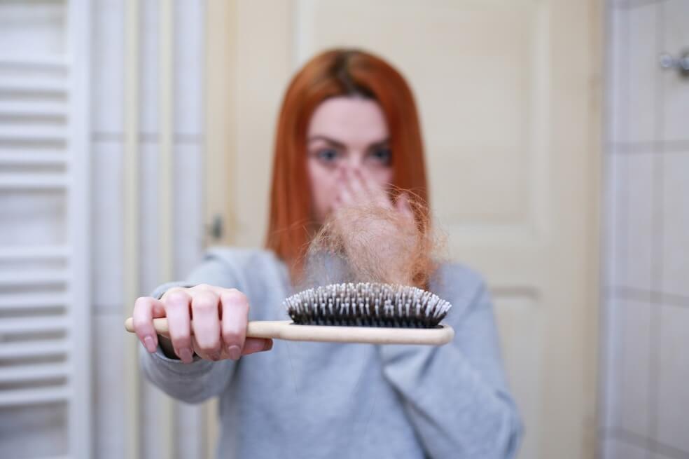 Lo que debes saber para evitar que se te caiga tanto el pelo