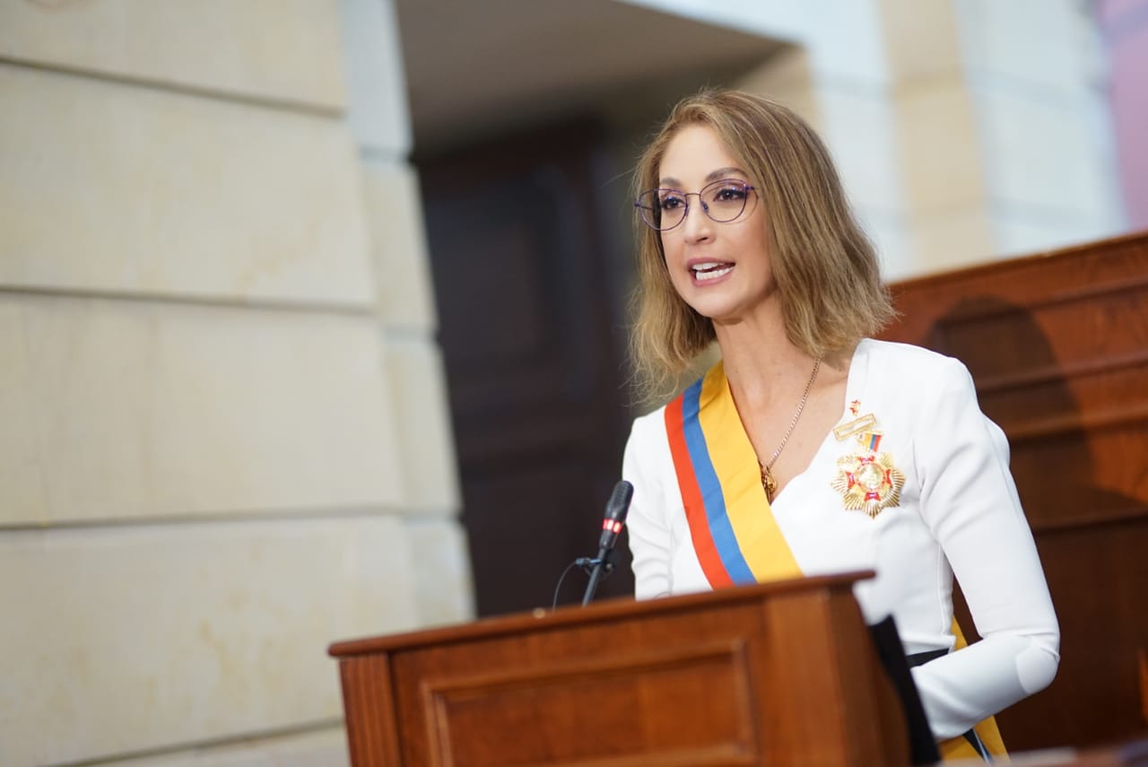 Congresistas de oposición piden a Comisión de Ética investigar a Jennifer Arias