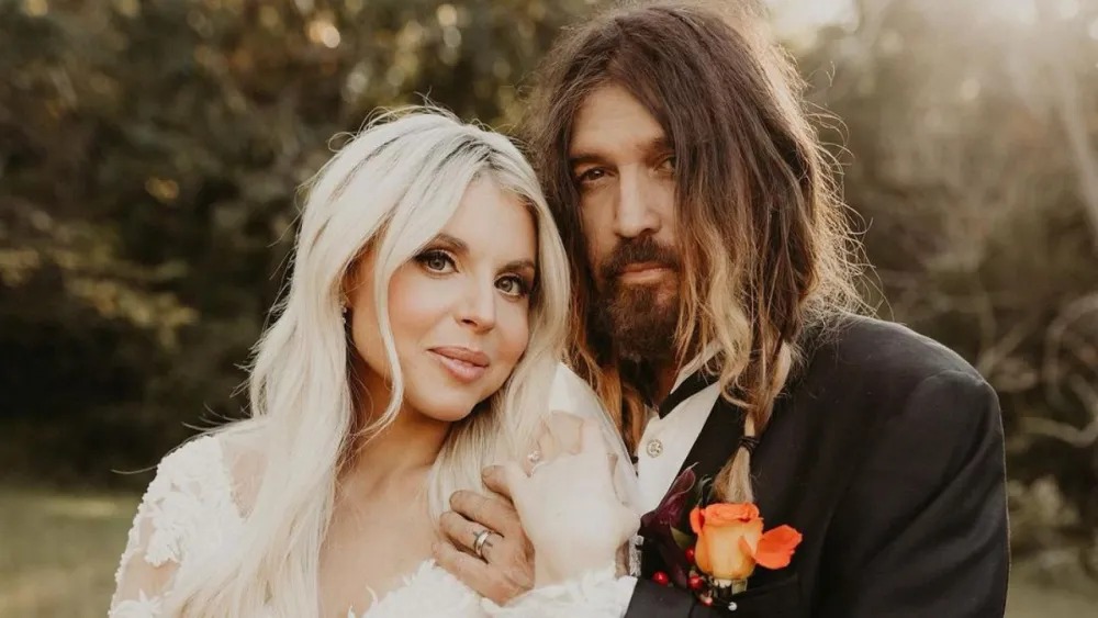 Billy Ray Cyrus y Firerose se casaron en octubre 2023.