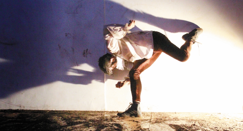 Imagen de una de las escenas de la obra “Obsolescencias”, de Ricardo Rozo.  / Cortesía