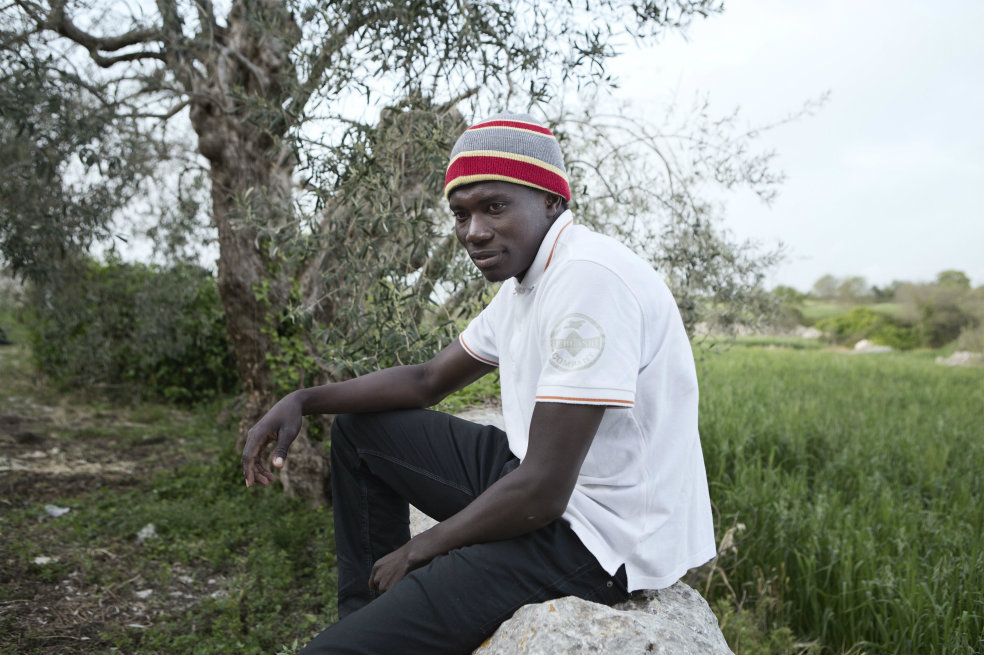 La travesía de migrar desde Gambia hasta Sicilia