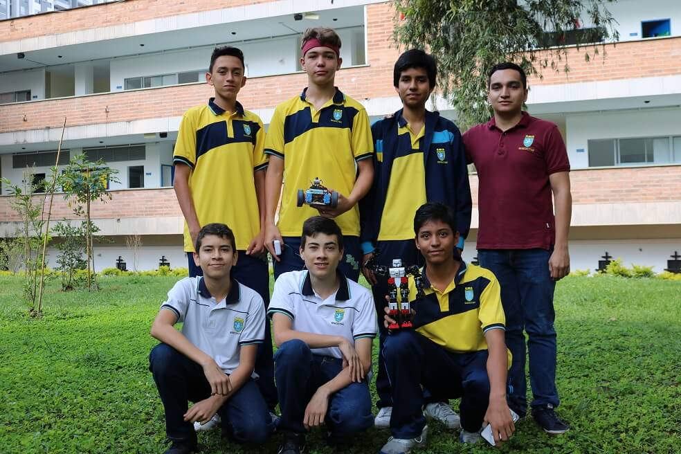 Adolescentes representarán a Colombia en torneo de robótica surcoreano