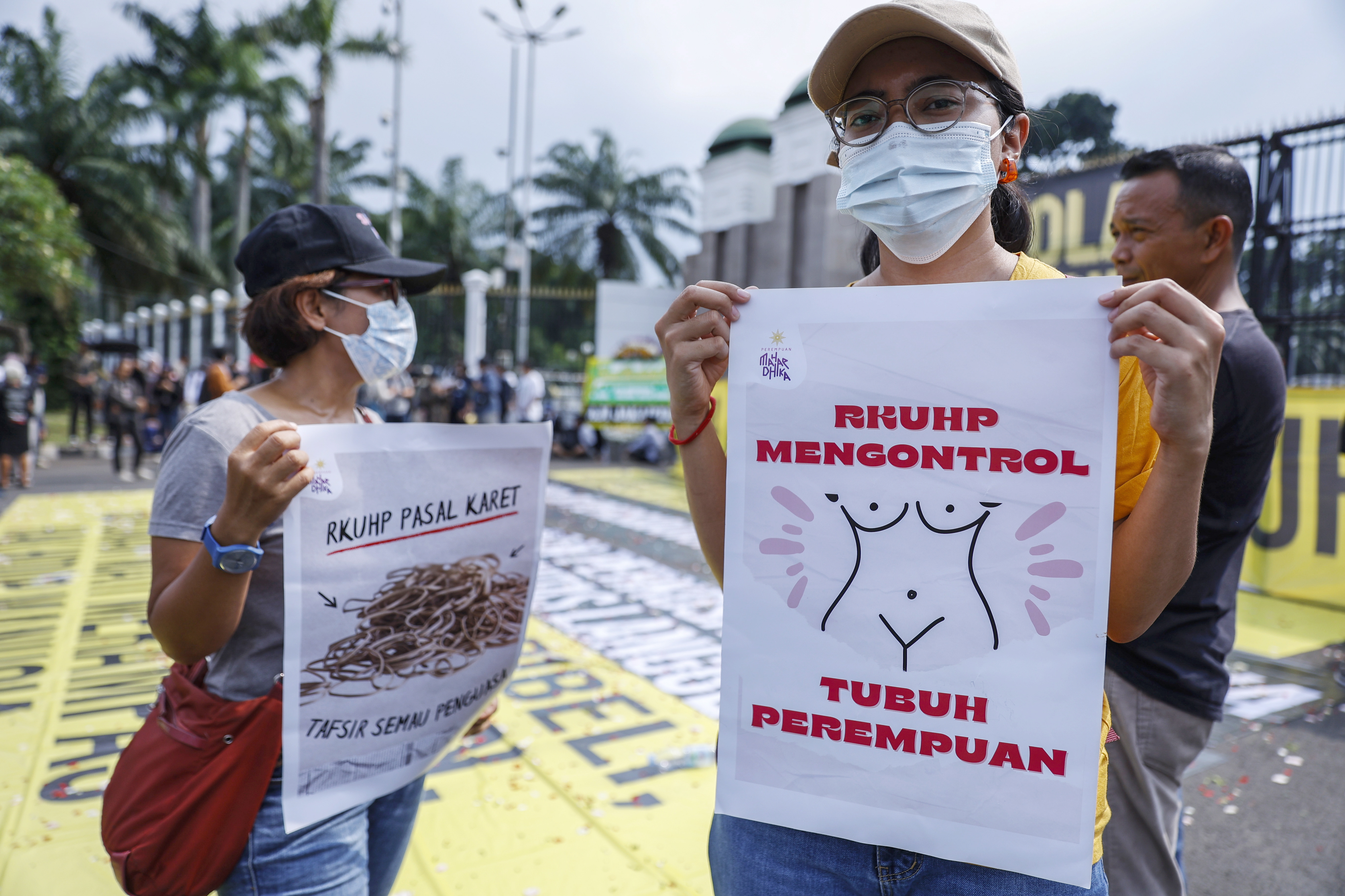 Indonesia prohíbe el sexo fuera del matrimonio